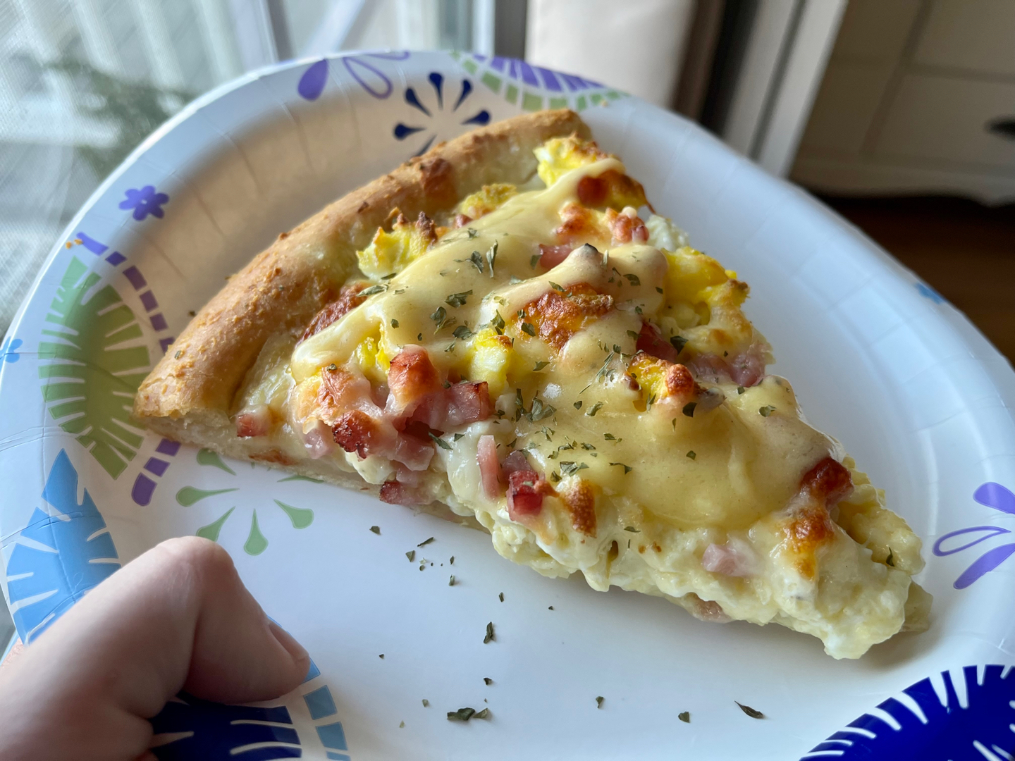 Eggs Benedict Breakfast Pizza