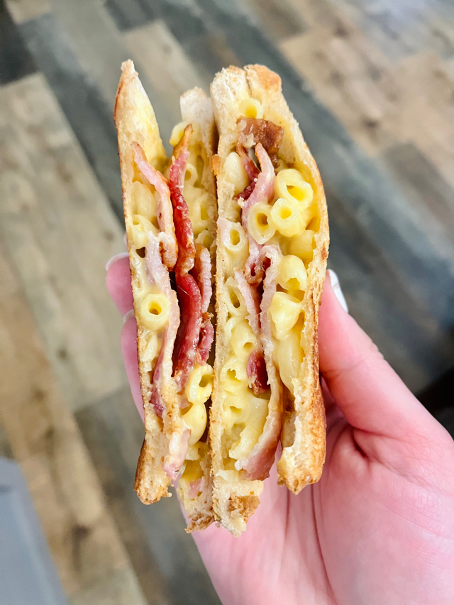 Grilled Cheese Mac & Cheese 🧀