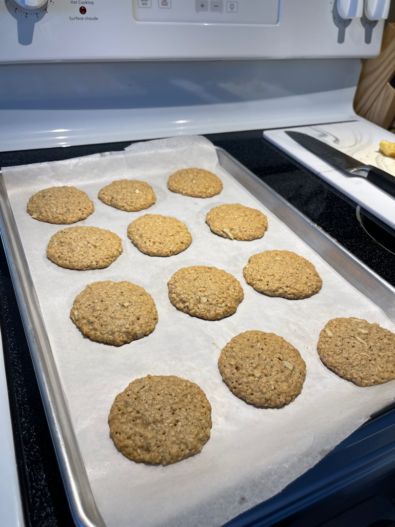 Thin&Chewy Cinnamon Apple Oatmeal Cookies