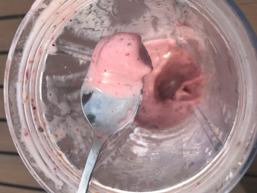 Strawberry banana smoothie | 239 calories