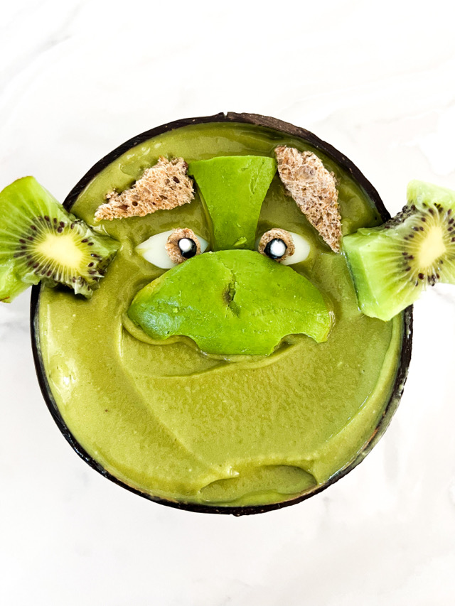 Shrek smoothie bowl