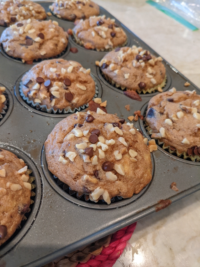(Healthier) Chocolate Chip Banana Muffins
