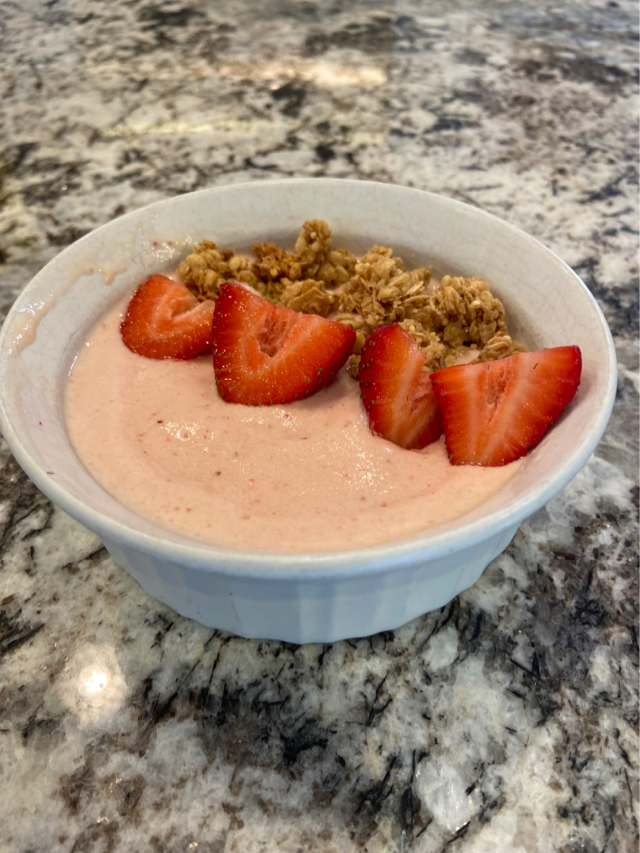 Strawberry mango smoothie bowl