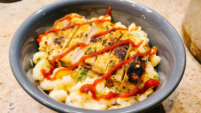 Grilled Chicken Mac N Cheese
