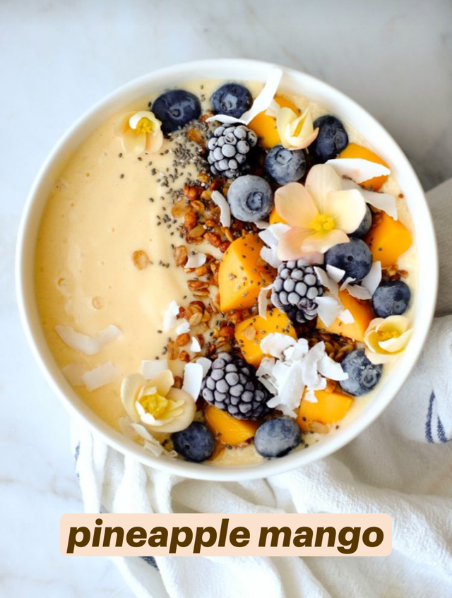 Pineapple mango smoothie bowl