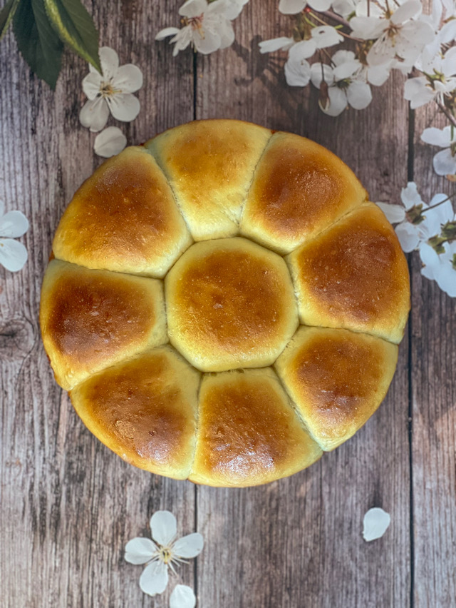 Hawaiian sweet rolls