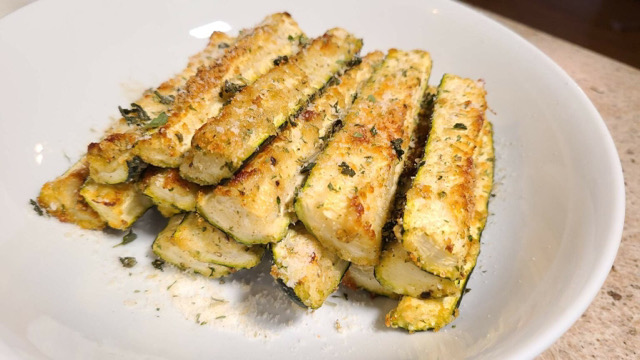 Baked Parmesan Zucchini Fries