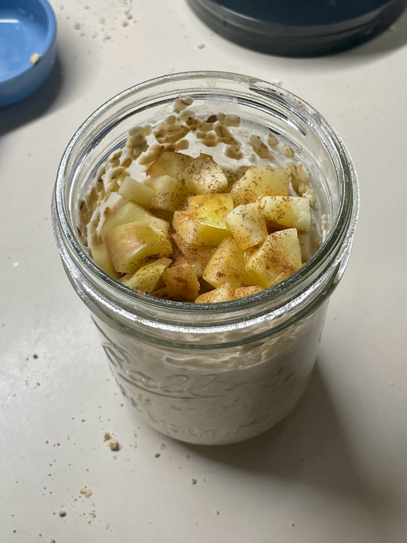 Apple Crisp Overnight Oats🍂🍏