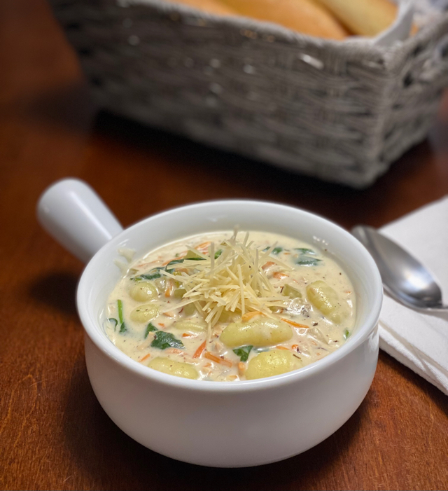 Copycat Olive Garden Chicken Gnocchi Soup