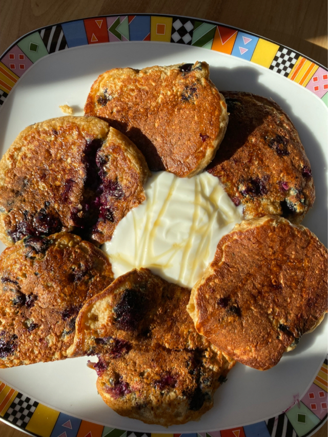 Blueberry oat pancakes