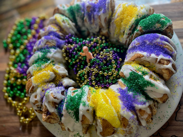 King Cake (Cinnamon & Cream Cheese)