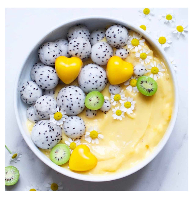 Citrus mango smoothie bowl