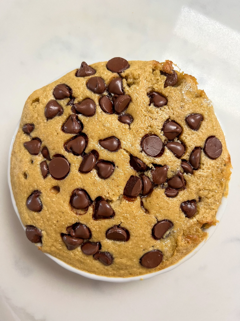 CRUMBL Milk chocolate cookie baked oats!